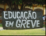 Professores de 27 universidades federais aprovam greve