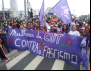Mulheres lideram atos contra Bolsonaro no Brasil e no mundo